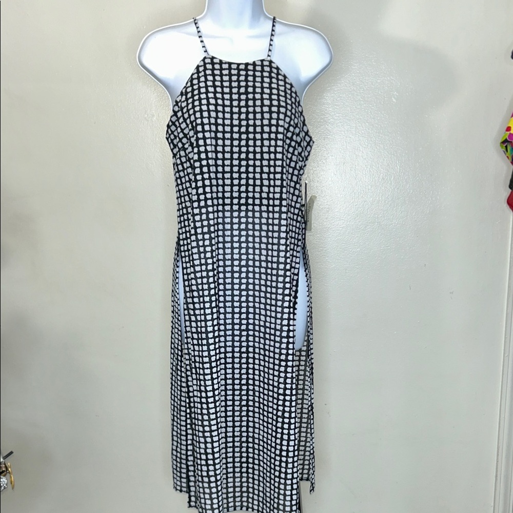 Stylish Black and White Checkered Knit cami top